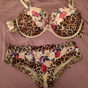 Matching pink set, leopard print